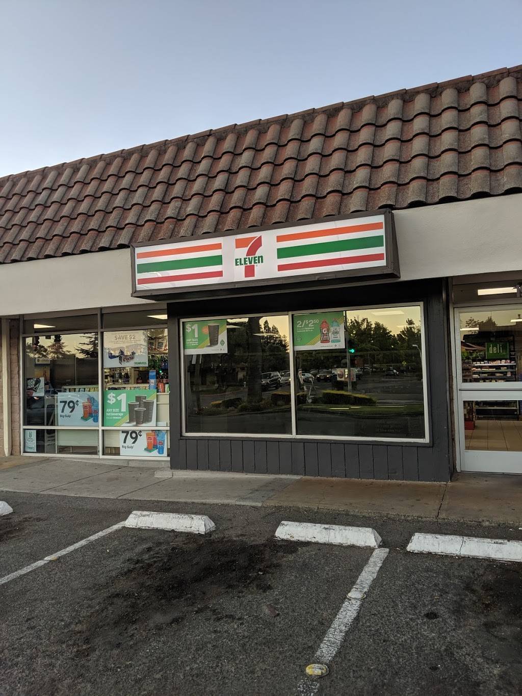7-Eleven | bakery | 194 W Napa St, Sonoma, CA 95476, USA | 7079964711 OR +1 707-996-4711