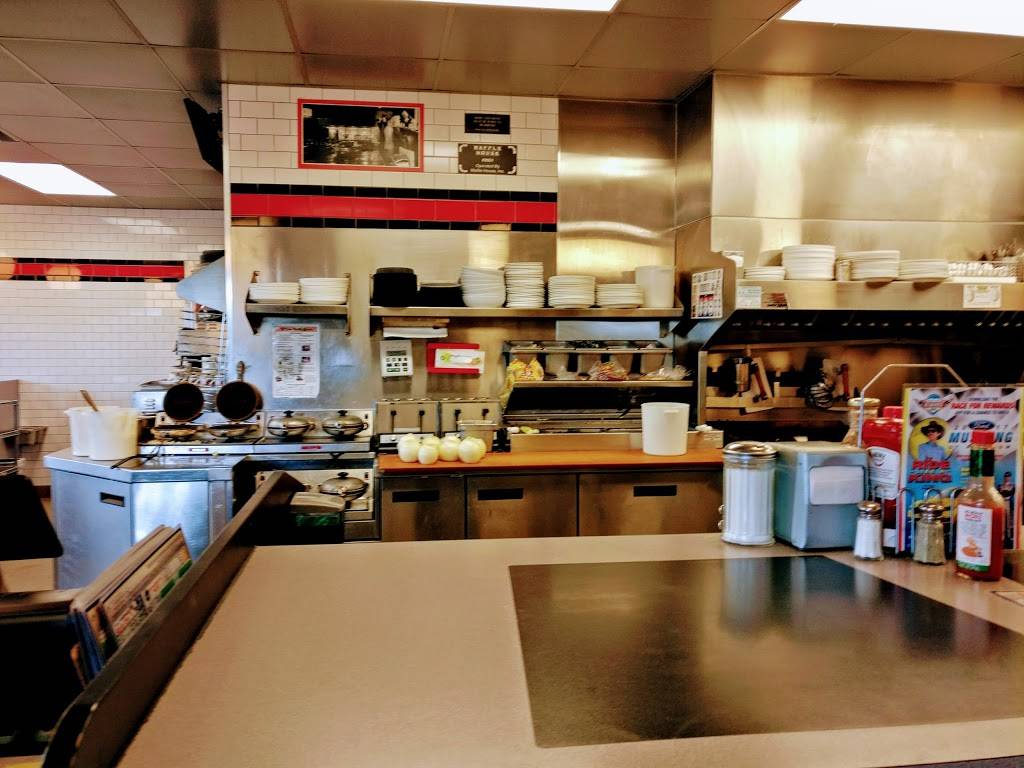 Waffle House | meal takeaway | 2237 Avent Ferry Rd #15, Raleigh, NC 27606, USA | 9198564789 OR +1 919-856-4789