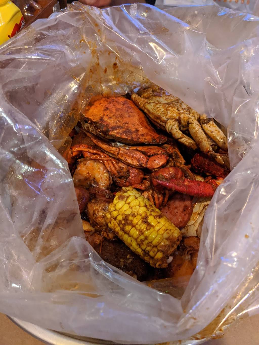 Crafty Crab | restaurant | 14391 N Dale Mabry Hwy, Tampa, FL 33618, USA | 8135336033 OR +1 813-533-6033