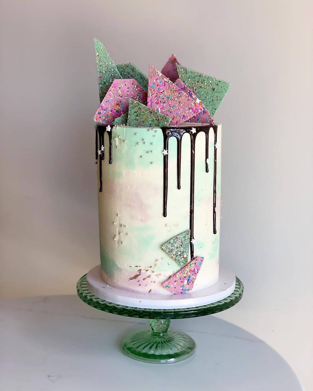 McLains Bakery | bakery | 201 E Gregory Blvd, Kansas City, MO 64114, USA | 8165239911 OR +1 816-523-9911