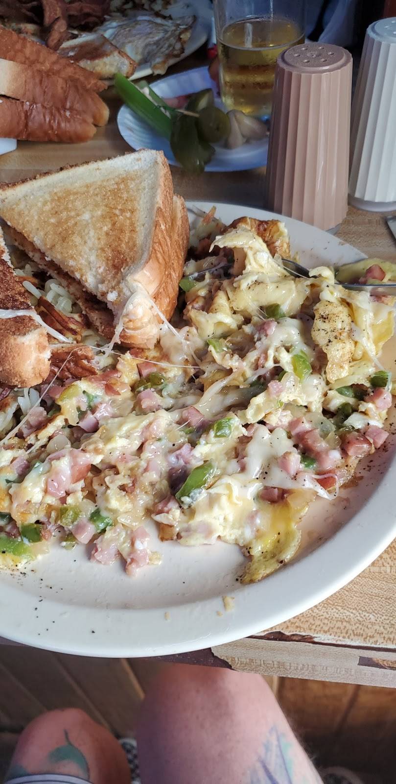 Choo Choo Bar & Grill | restaurant | 5002 E 3rd St, Superior, WI 54880, USA | 7153983788 OR +1 715-398-3788