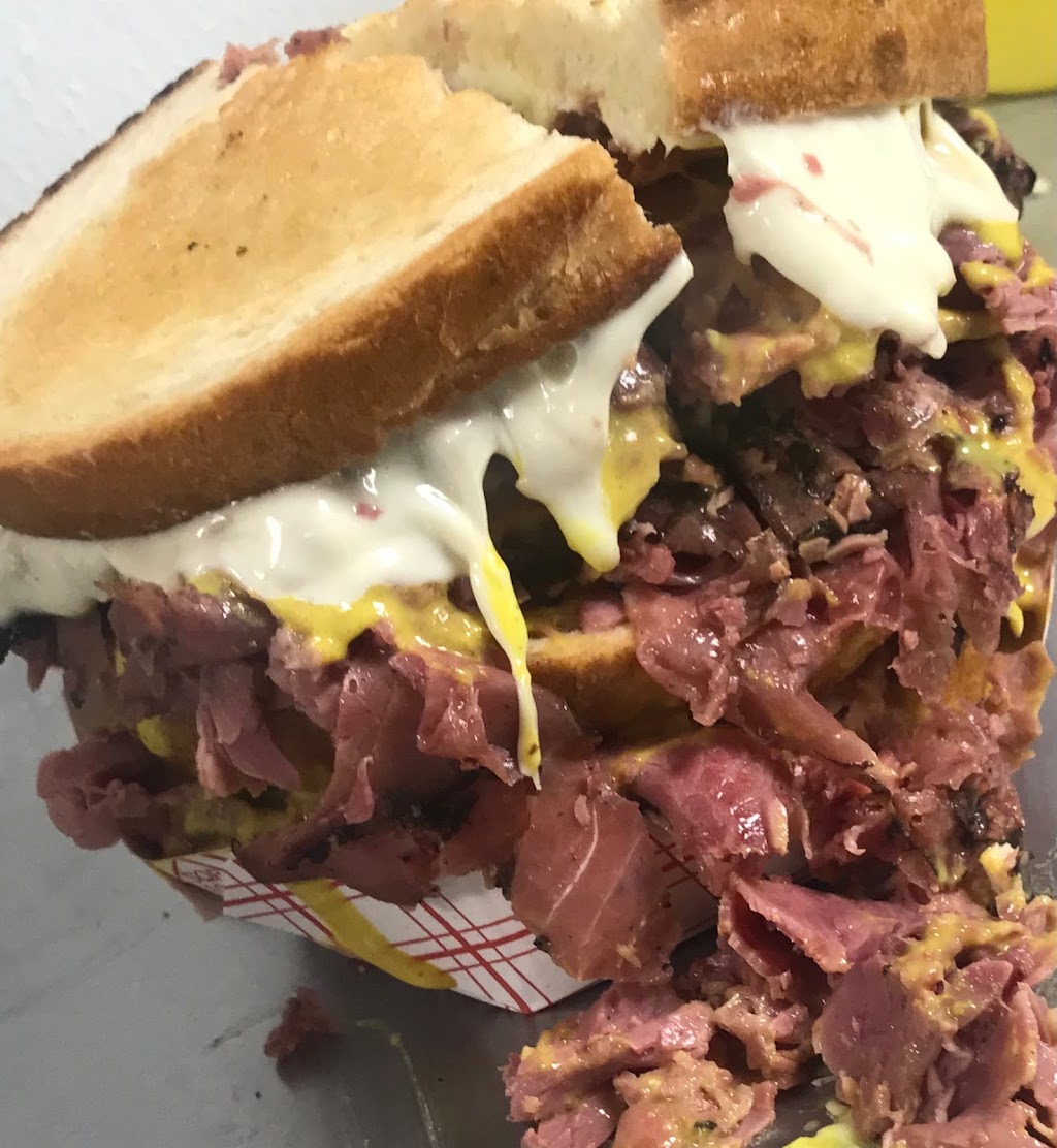 Mr. Corned Beef | restaurant | 11000 E Jefferson Ave Suite B, Detroit, MI 48214, USA | 3134587414 OR +1 313-458-7414