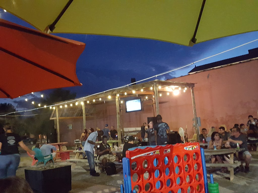 The Yard Food Truck Park | restaurant | 703 Ohio Ave, Wichita Falls, TX 76301, USA | 9405004634 OR +1 940-500-4634