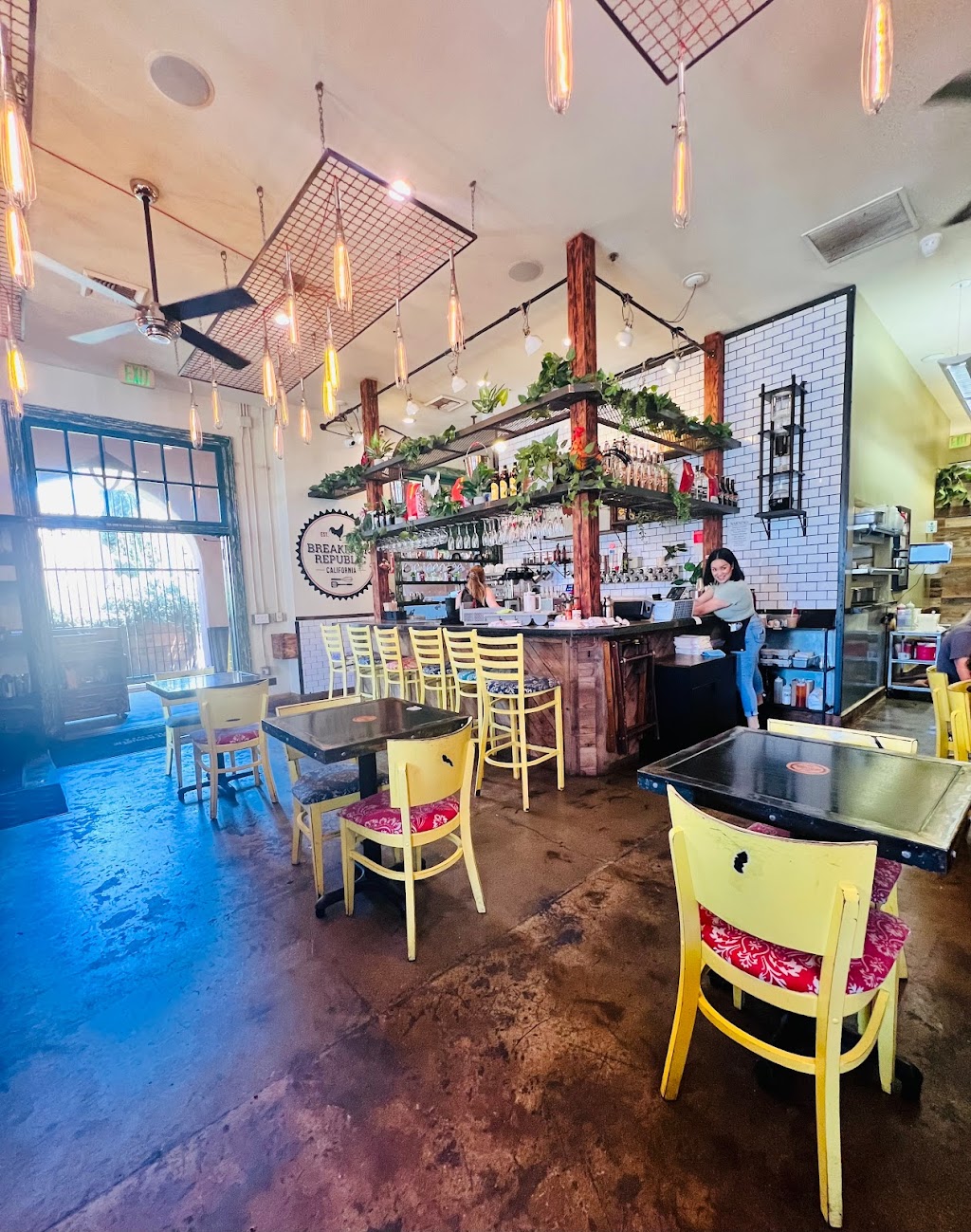 Breakfast Republic | restaurant | 2865 Sims Rd #106, San Diego, CA 92106, USA | 6196935434 OR +1 619-693-5434