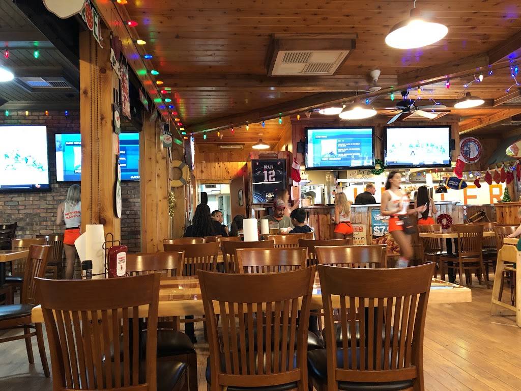 Hooters | meal takeaway | 3625 Gateway Ln, Naples, FL 34109, USA | 2395139964 OR +1 239-513-9964