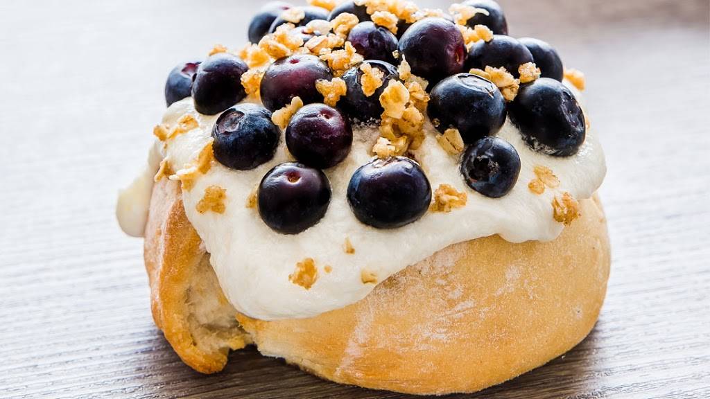 Cinnaholic | bakery | 41 W Jefferson Ave, Naperville, IL 60540, USA | 6308579575 OR +1 630-857-9575