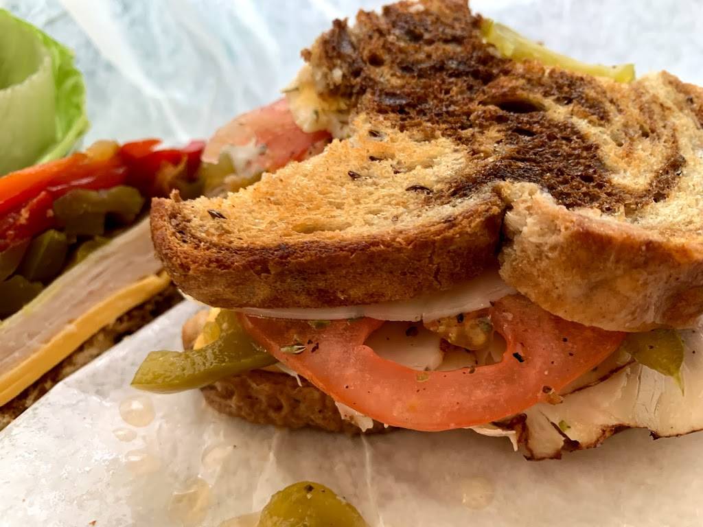 Frankys Deli Warehouse | restaurant | 2596 W 84th St, Hialeah, FL 33016, USA | 3058275366 OR +1 305-827-5366