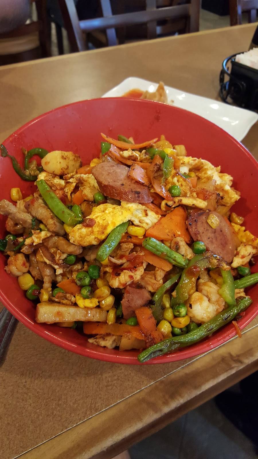 Hot Bowl Mongolian Grill | restaurant | 17440 W Grand Pkwy S, Sugar Land, TX 77479, USA | 2812392988 OR +1 281-239-2988