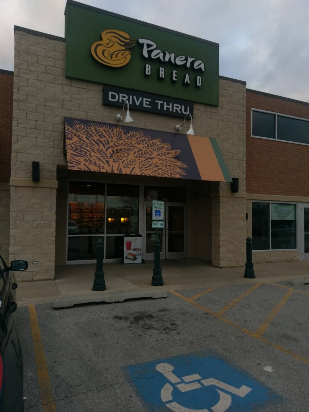 Panera Bread | cafe | 300 E 162nd St, South Holland, IL 60473, USA | 7087133764 OR +1 708-713-3764