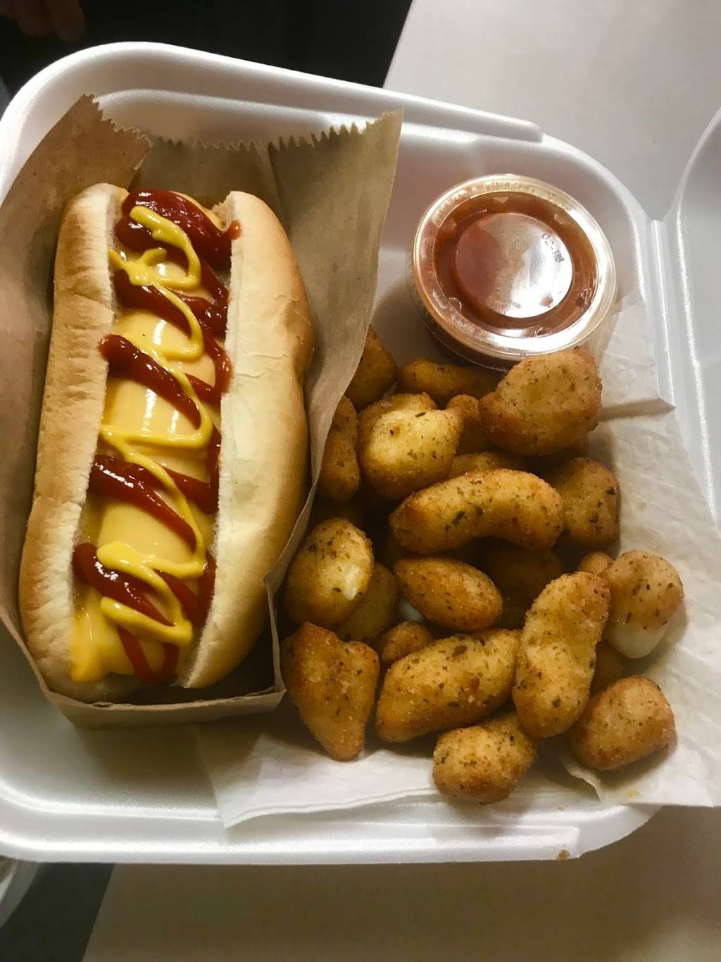 Fry Thyme “Yummy Fries, Poutines & Scrumptious Cheesesteak” | meal takeaway | 2010 Ogilvie Rd, Gloucester, ON K1J 8X3, Canada | 6137464211 OR +1 613-746-4211