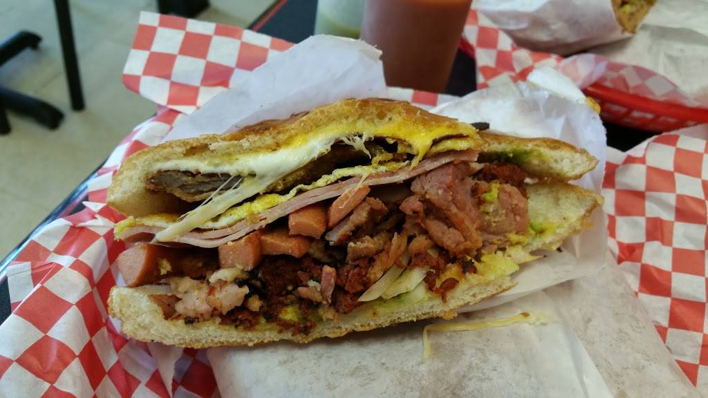 El Rincón Del DF | restaurant | 2900 Walnut Hill Ln #202, Dallas, TX 75229, USA | 2143500381 OR +1 214-350-0381