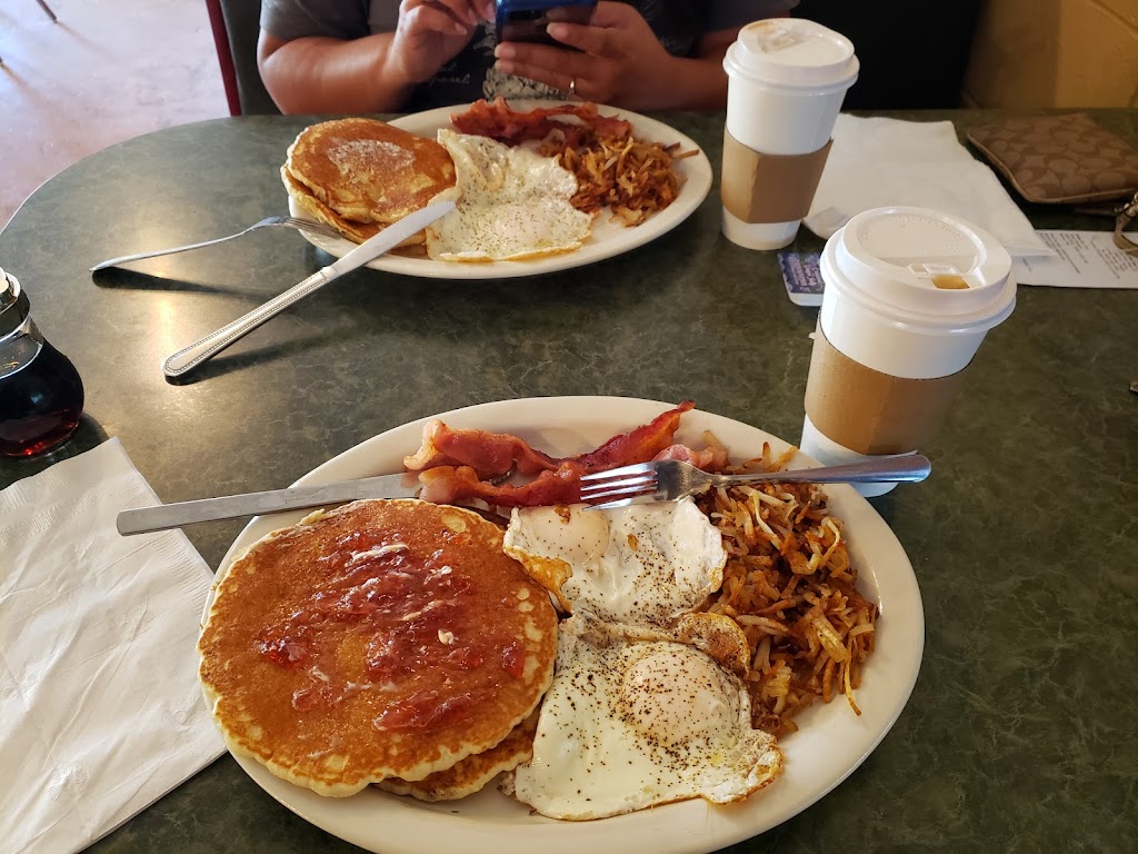 Out Of The Way Cafe | meal takeaway | 11816 PR 37, Lakehills, TX 78063, USA | 8303461255 OR +1 830-346-1255