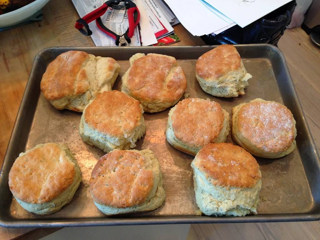 Biscuits & Buns on Banks | meal takeaway | 4337 Banks St, New Orleans, LA 70119, USA | 5042734600 OR +1 504-273-4600
