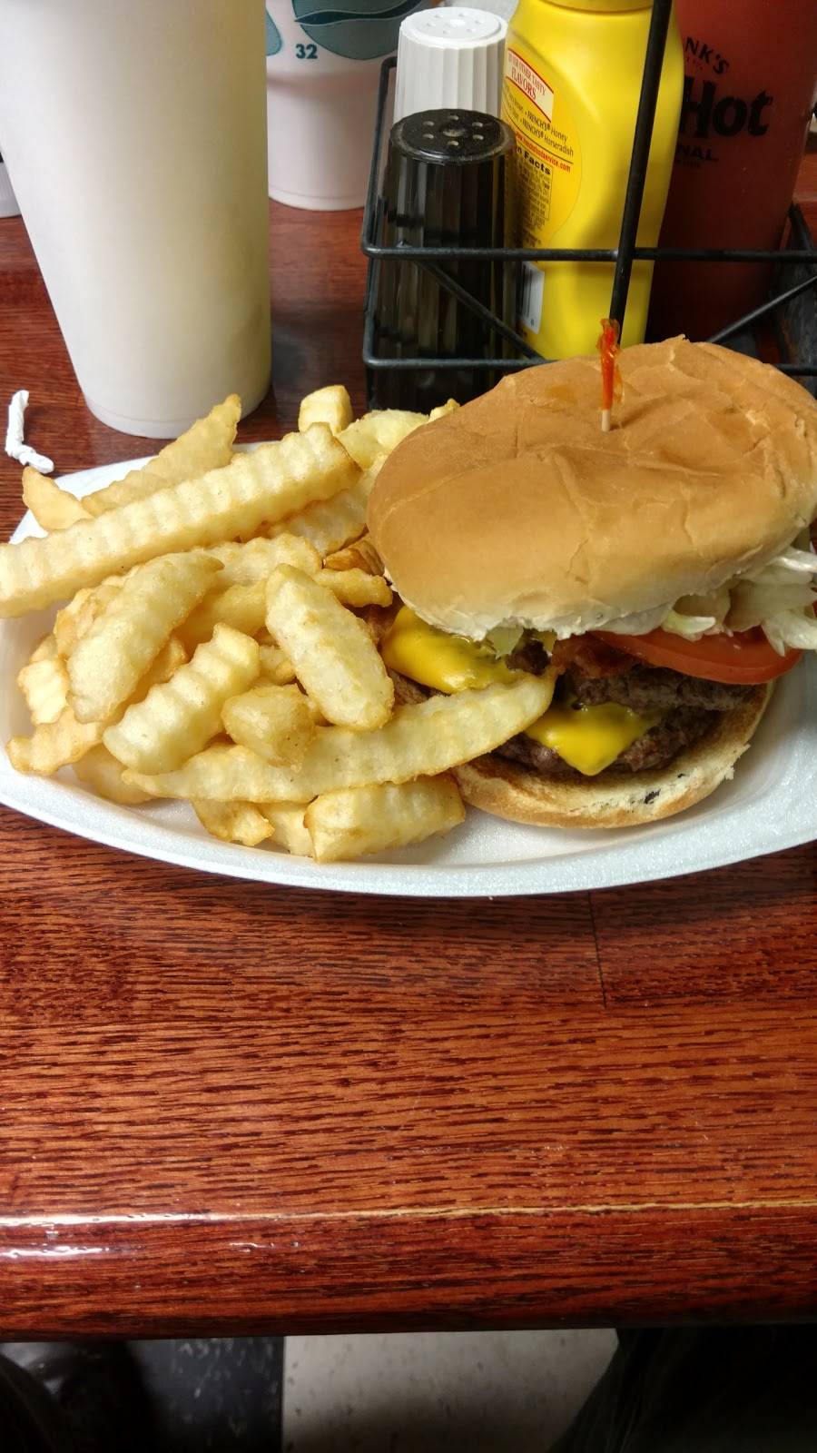 Speedway Cafe | restaurant | 611 Malcolm Blvd, Rutherford College, NC 28671, USA | 8288740711 OR +1 828-874-0711