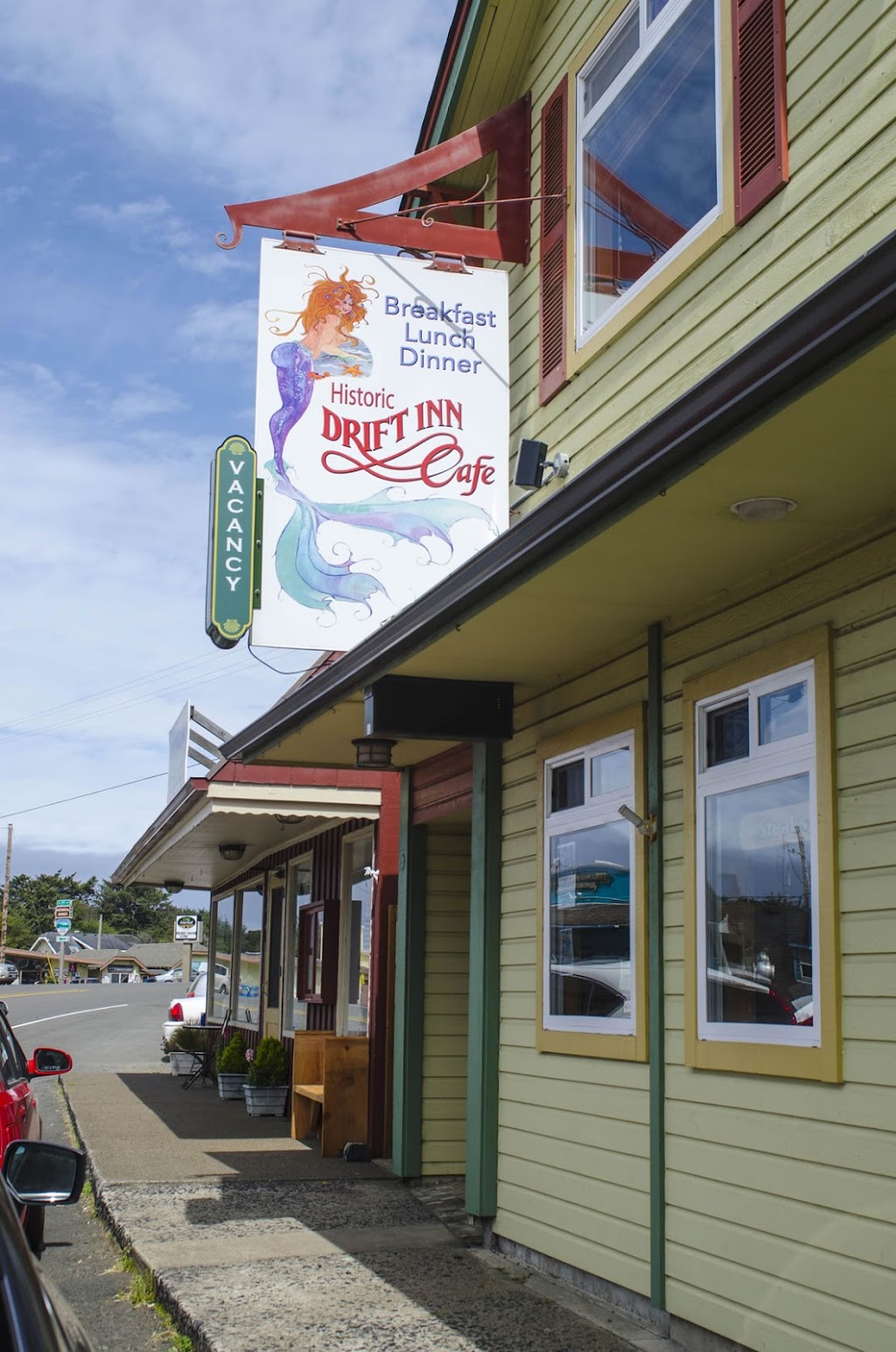 The Drift Inn Hotel and Restaurant | restaurant | 124 US-101, Yachats, OR 97498, USA | 5415474477 OR +1 541-547-4477