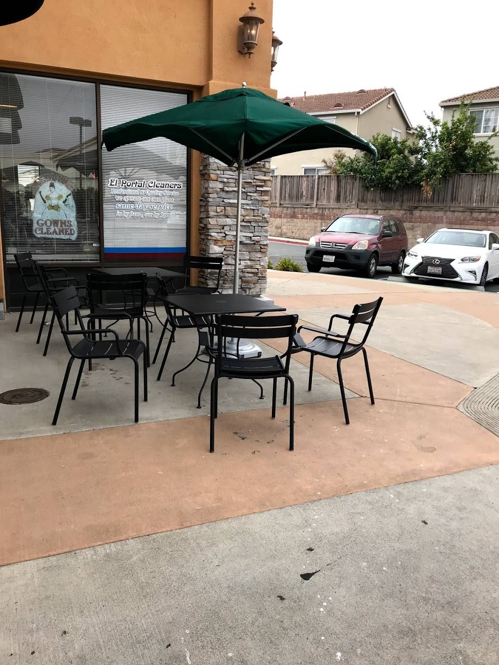 Starbucks | cafe | 15521 San Pablo Ave a1, Richmond, CA 94806, USA | 5102226095 OR +1 510-222-6095