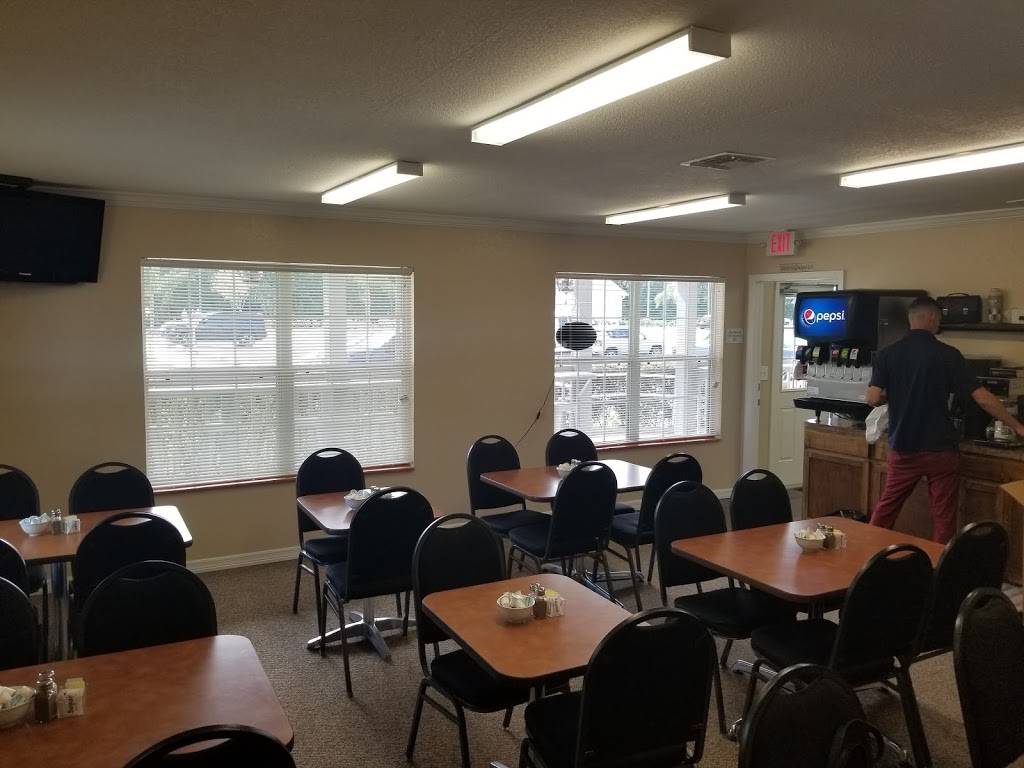 Kelleys Lunch Box LLC. | restaurant | 110 Jumper Dr N, Bushnell, FL 33513, USA | 3525694596 OR +1 352-569-4596