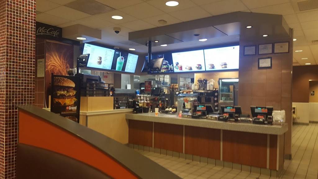 McDonalds | cafe | 1308 E Airport Fwy, Irving, TX 75062, USA | 9724384883 OR +1 972-438-4883