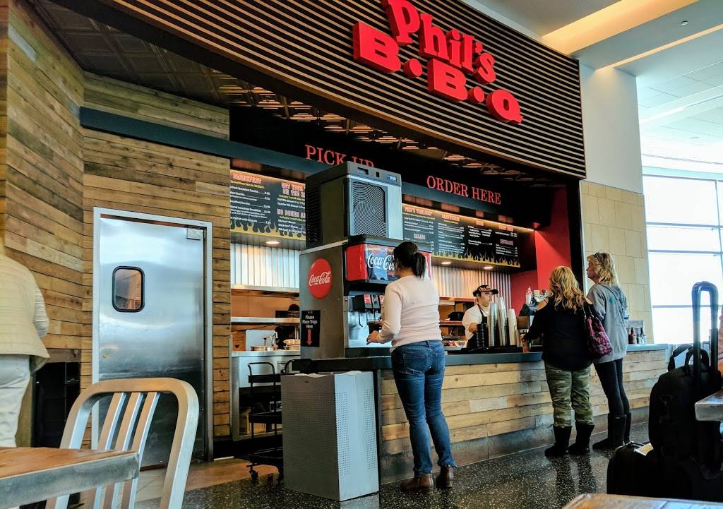 Phils BBQ | restaurant | Terminal 2 West, San Diego, CA 92101, USA | 6192266333 OR +1 619-226-6333