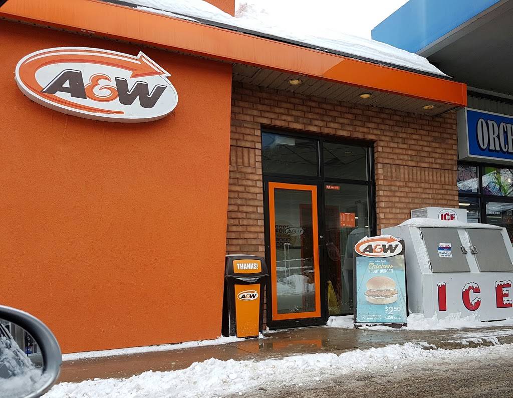 A&W Canada | restaurant | 661 Atherley Rd, Orillia, ON L3V 1P1, Canada | 7053275356 OR +1 705-327-5356