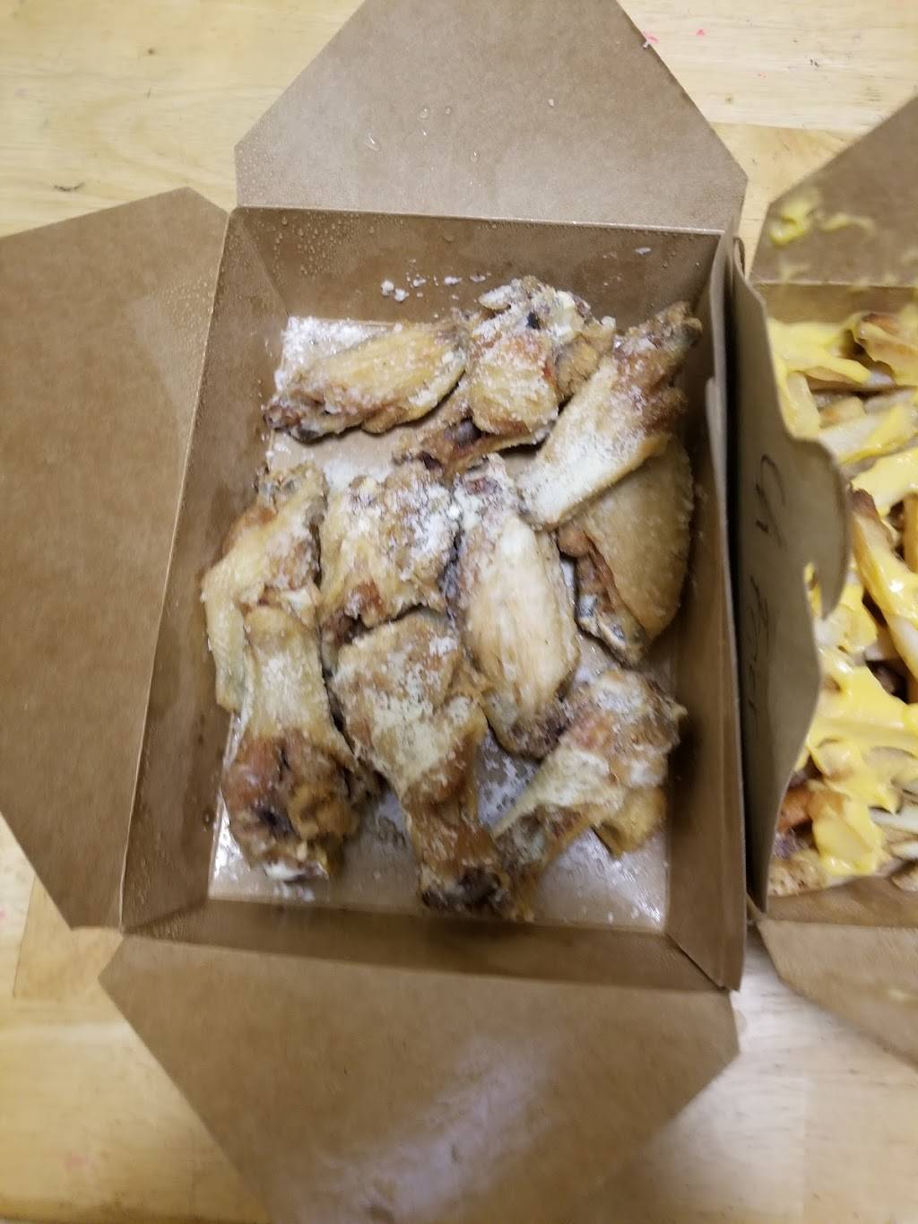 Flames Pizza & Grill | restaurant | 52 Main St, New Paltz, NY 12561, USA | 8452551999 OR +1 845-255-1999