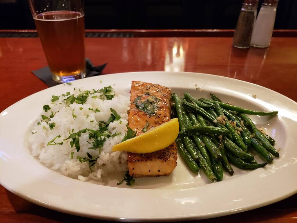 Sam Sneads Tavern | restaurant | 8540 Commerce Centre Dr #3132, Port St. Lucie, FL 34986, USA | 7728716850 OR +1 772-871-6850