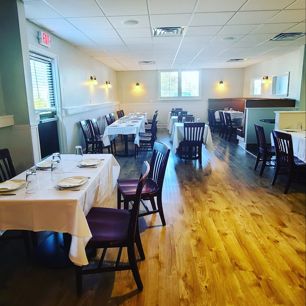 Little Oliva Cafe | restaurant | 1 Jefferson Rd, Branford, CT 06405, USA | 2032081250 OR +1 203-208-1250