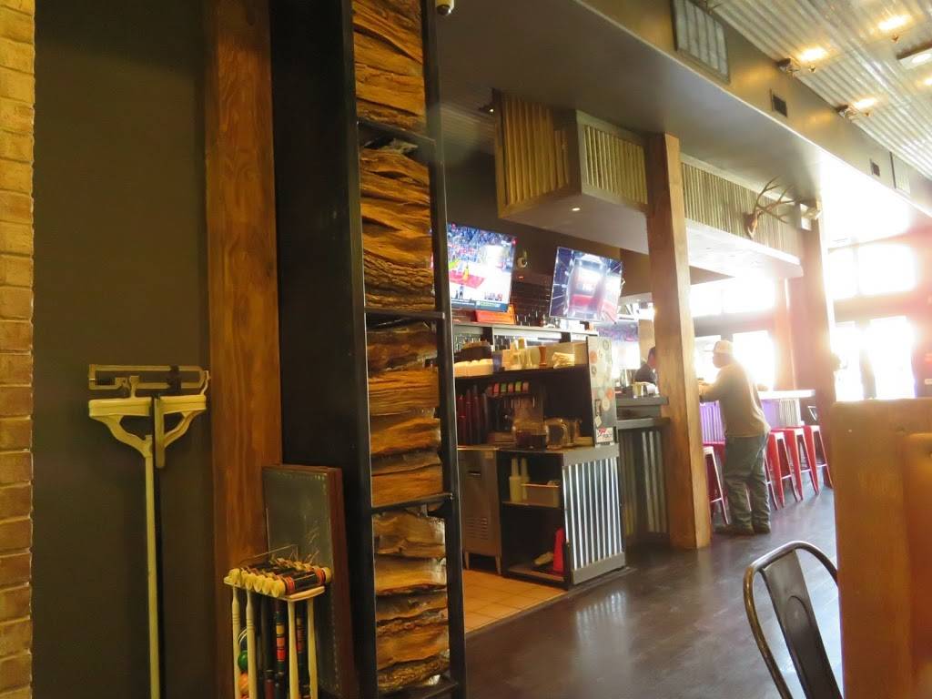 Liberty Barbecue | restaurant | 103 E Main St, Round Rock, TX 78664, USA | 5124336330 OR +1 512-433-6330