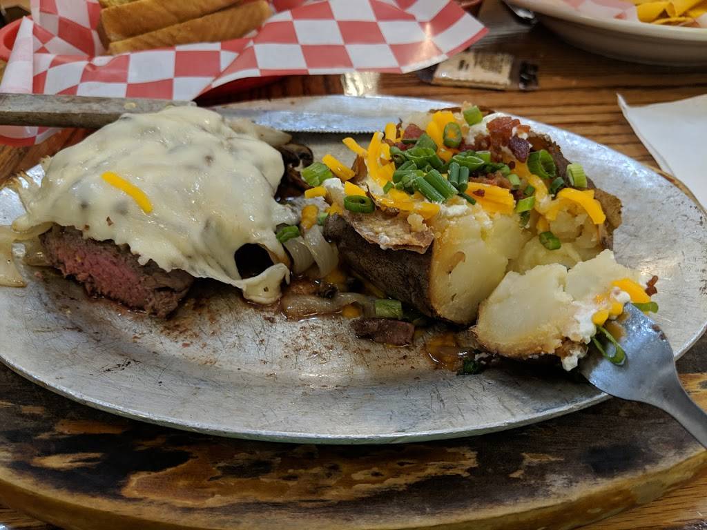 Candlelite Inn Restaurant | restaurant | 1202 E Division St, Arlington, TX 76011, USA | 8172759613 OR +1 817-275-9613