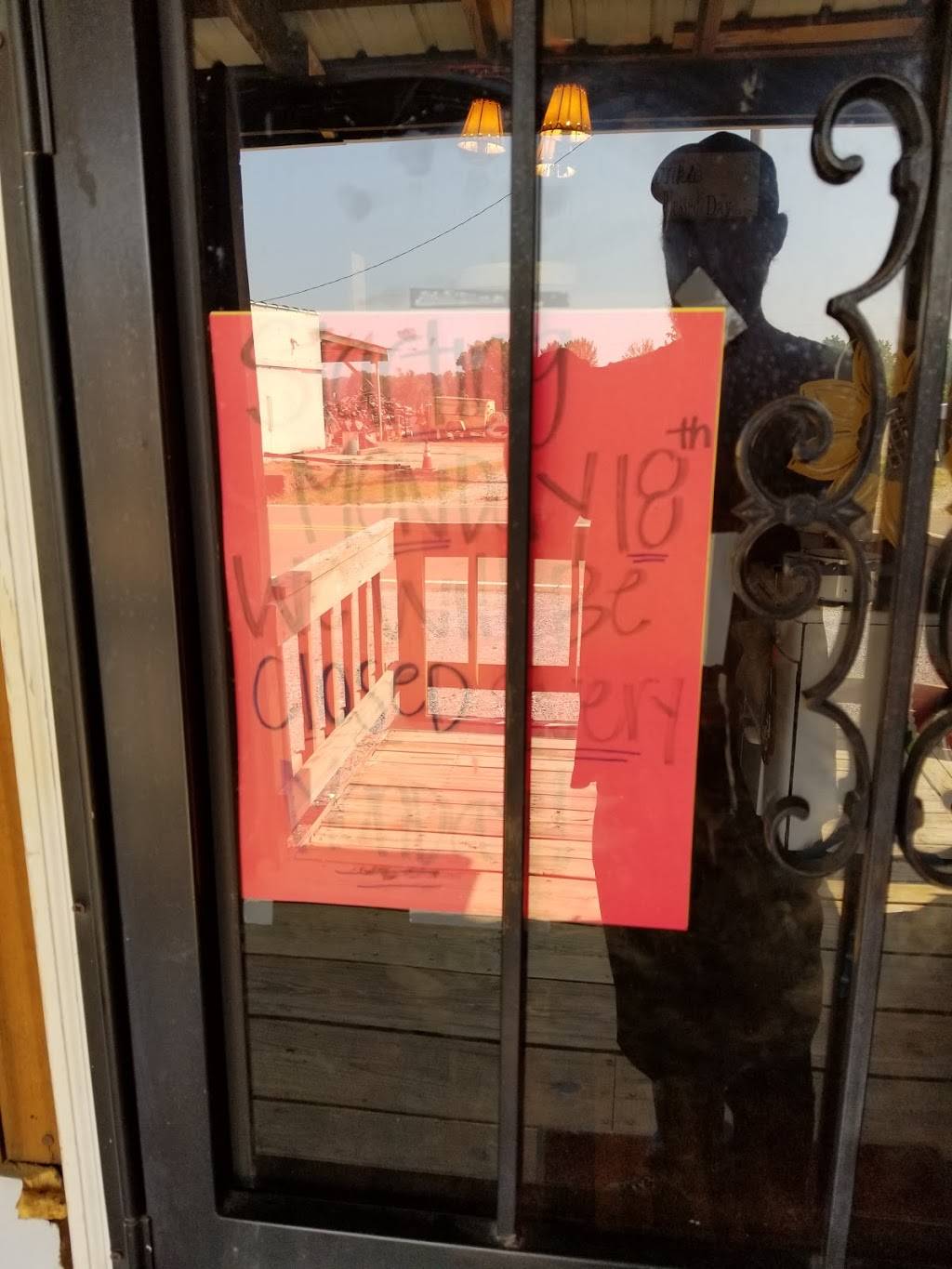 Red Barn | restaurant | 51 Sycamore Rd, Coldwater, MS 38618, USA | 6622334193 OR +1 662-233-4193