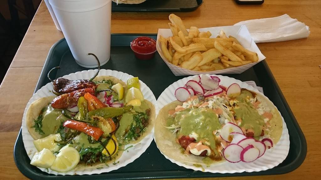 Los Tacos De Huicho | restaurant | 123 E 18th St, Bakersfield, CA 93305, USA | 6613289490 OR +1 661-328-9490