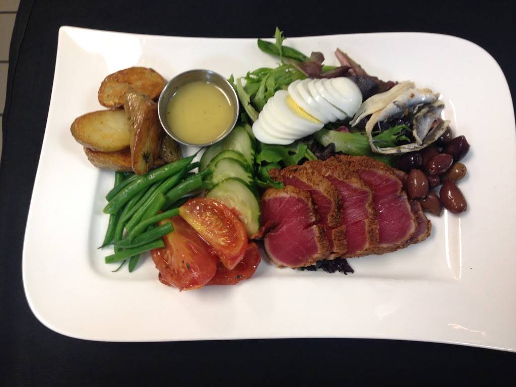 The V Social Eatery & Brew House | restaurant | 44630 Waxpool Rd, Ashburn, VA 20147, USA | 7037236500 OR +1 703-723-6500