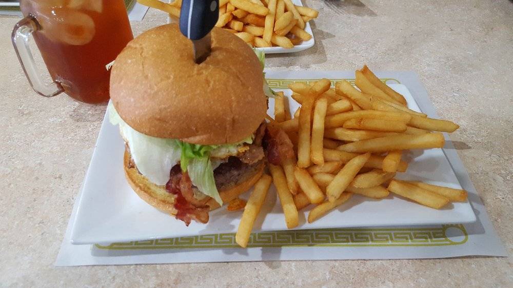 DD’s Miracle Diner | restaurant | 686 Milford Rd, East Stroudsburg, PA 18301, USA | 5708729985 OR +1 570-872-9985