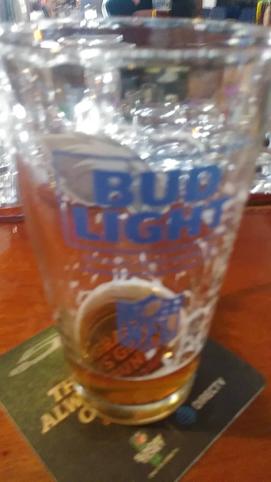 Trum Tavern, Inc | restaurant | 1 E Broad St, Trumbauersville, PA 18970, USA | 2155382445 OR +1 215-538-2445