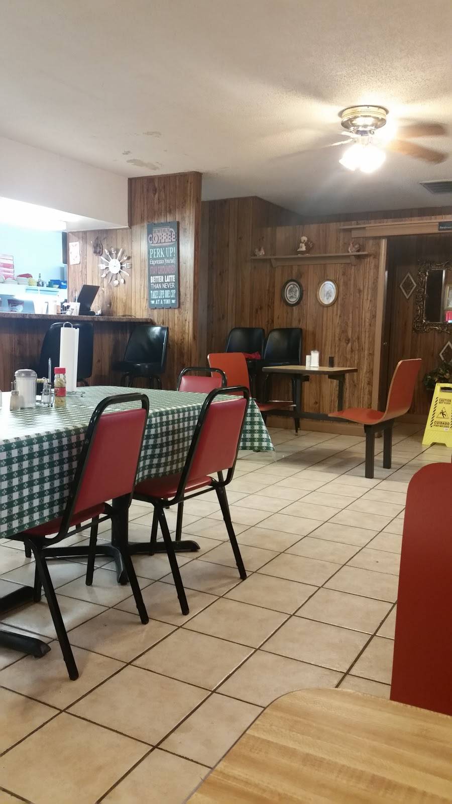 Anns Place | restaurant | 2499 Abutment Rd, Dalton, GA 30721, USA | 7062771220 OR +1 706-277-1220