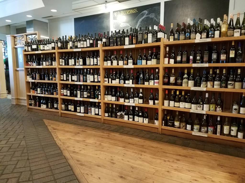 Butchs Dry Dock | restaurant | 44 E 8th St, Holland, MI 49423, USA | 6163968227 OR +1 616-396-8227