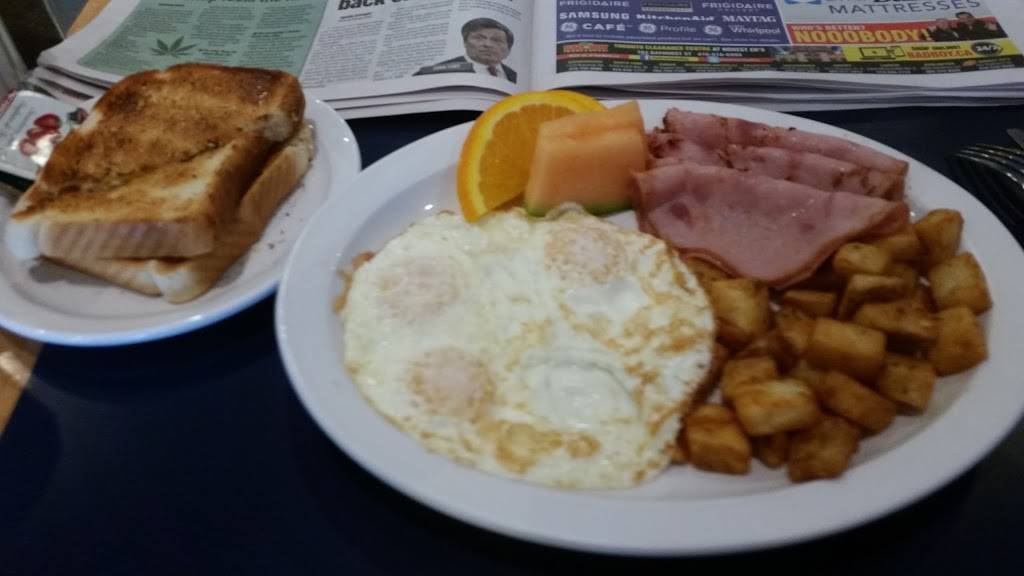 Daybreak | restaurant | 16715 Yonge St, Newmarket, ON L3X 1X4, Canada | 9058301600 OR +1 905-830-1600