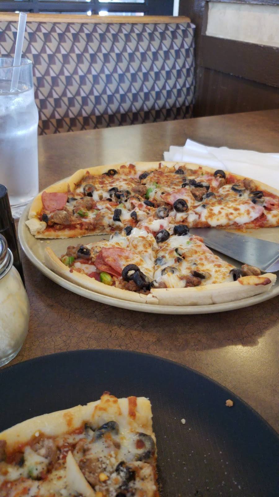 Gambinos Pizza | restaurant | 339 S 1st St, Colwich, KS 67030, USA | 3167961121 OR +1 316-796-1121