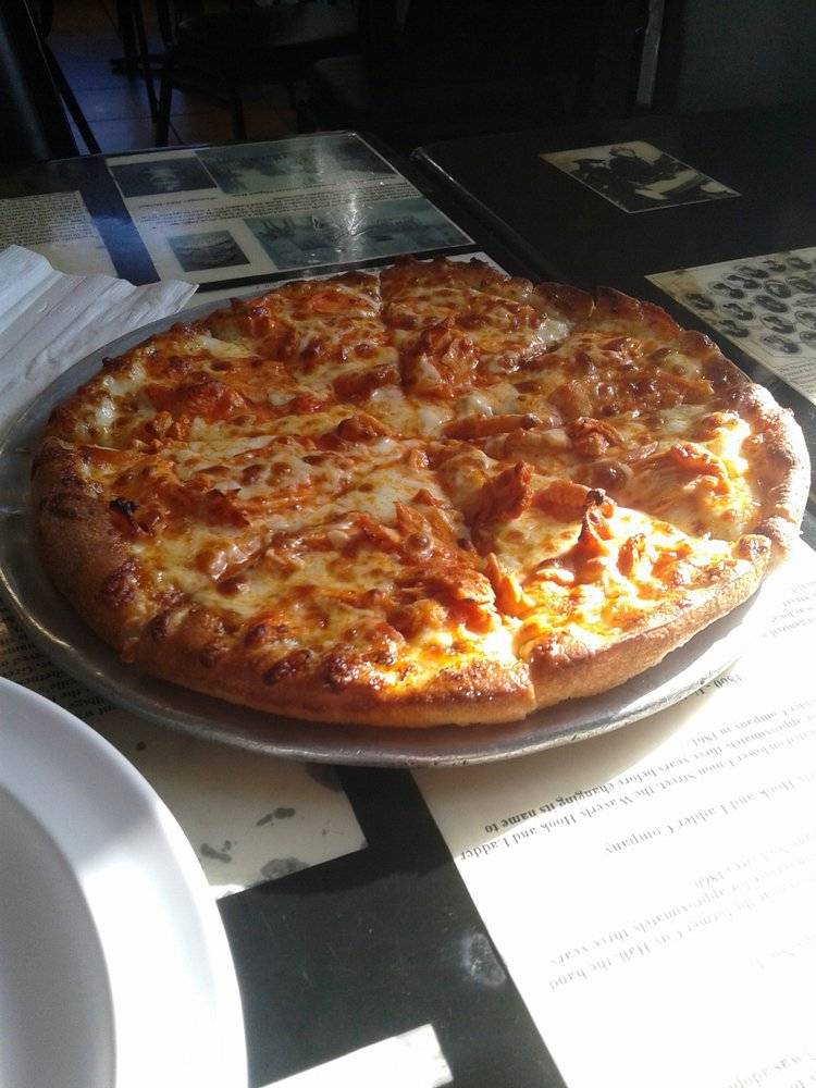 Engine no 6 Pizza | restaurant | 195 W Thames St, Norwich, CT 06360, USA | 8608873887 OR +1 860-887-3887