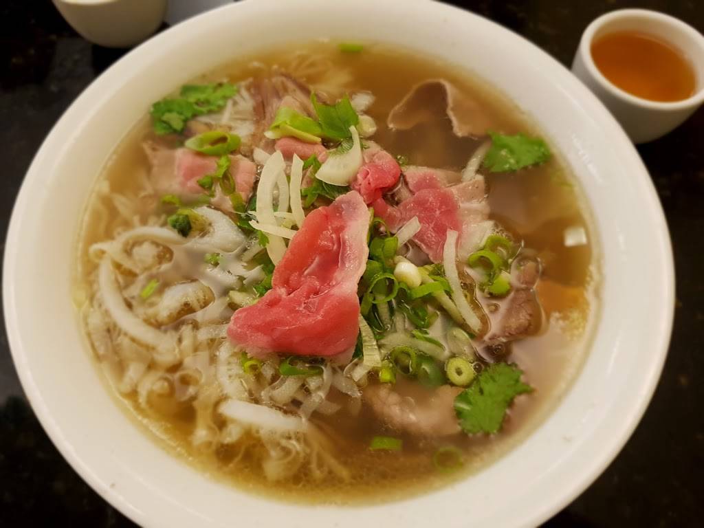 Pho Dau Bo Restaurant | restaurant | 2437 Finch Ave W #4, North York, ON M9M 2E7, Canada | 4167499943 OR +1 416-749-9943