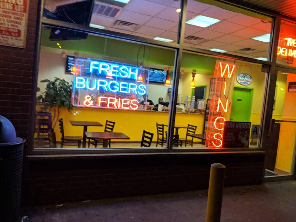 Planet Wings | restaurant | 474 Forest Ave, Staten Island, NY 10310, USA | 7187209464 OR +1 718-720-9464