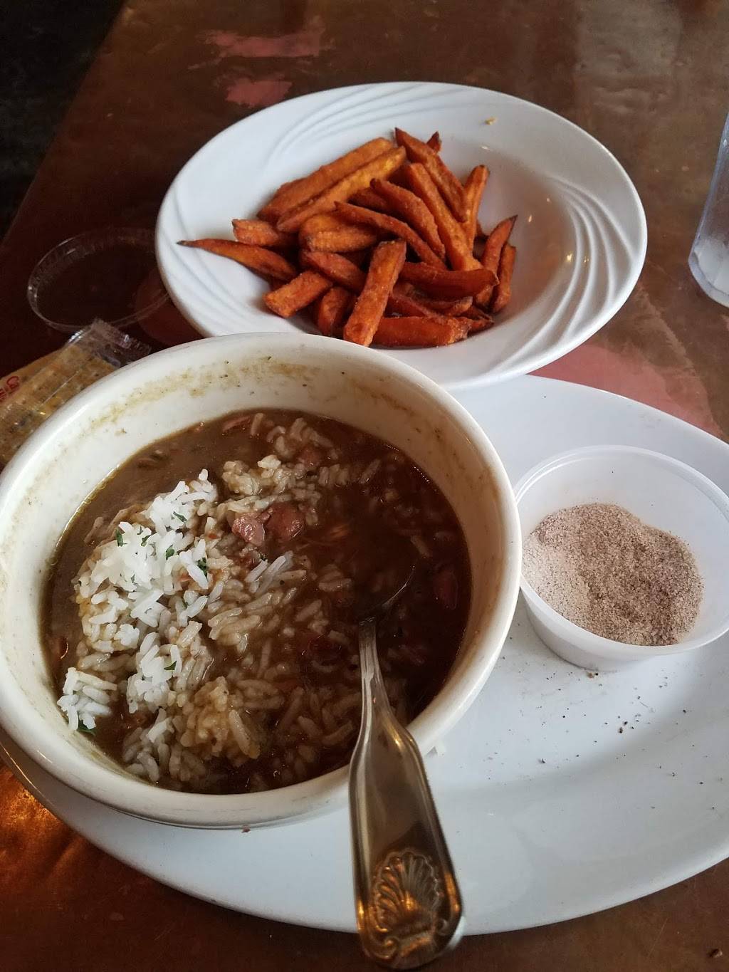 Court Street Cafe | restaurant | 805 Court St, Port Allen, LA 70767, USA | 2253304669 OR +1 225-330-4669