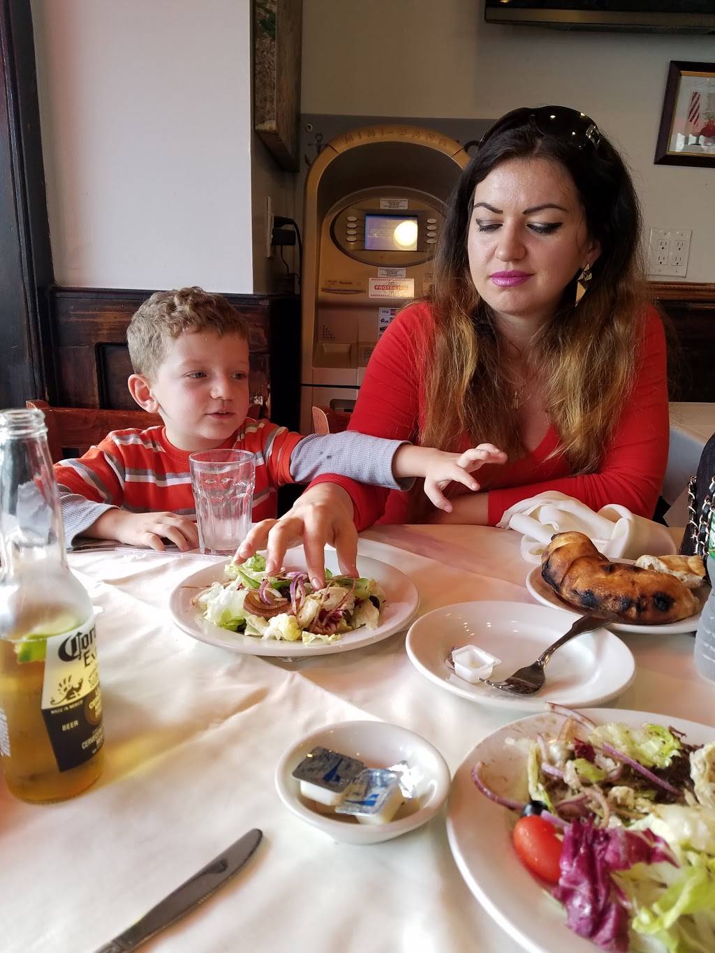 Cakor | restaurant | 632 E 186th St, Bronx, NY 10458, USA | 7187332300 OR +1 718-733-2300