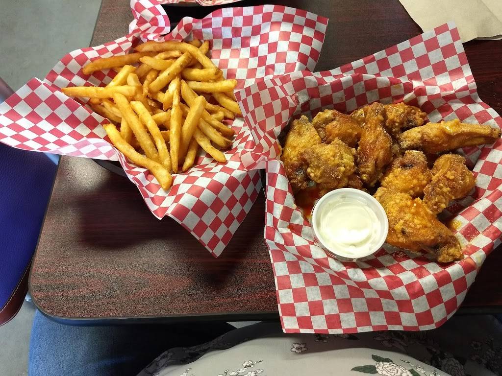 Wings-N-Fire | restaurant | 5420 Deep Lake Rd #1000, Oviedo, FL 32765, USA | 3213164210 OR +1 321-316-4210