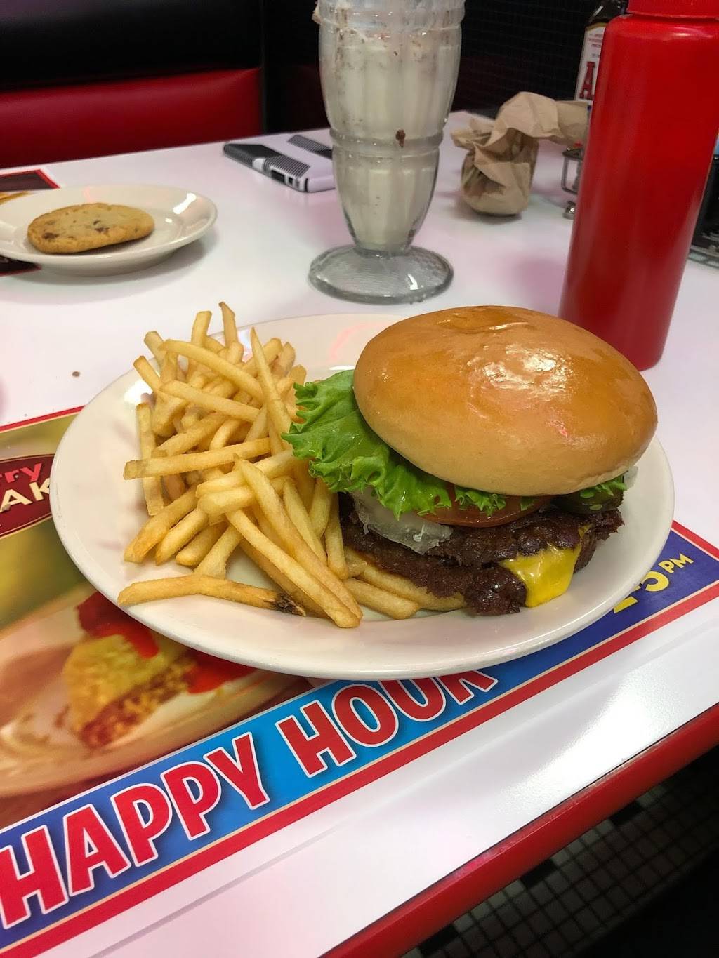 Steak n Shake | restaurant | 4105 E 96th St, Indianapolis, IN 46240, USA | 3178441355 OR +1 317-844-1355