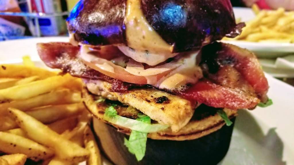 Cooms Corner Sports Grill | restaurant | 1225 E 9th St, Lockport, IL 60441, USA | 8158384420 OR +1 815-838-4420