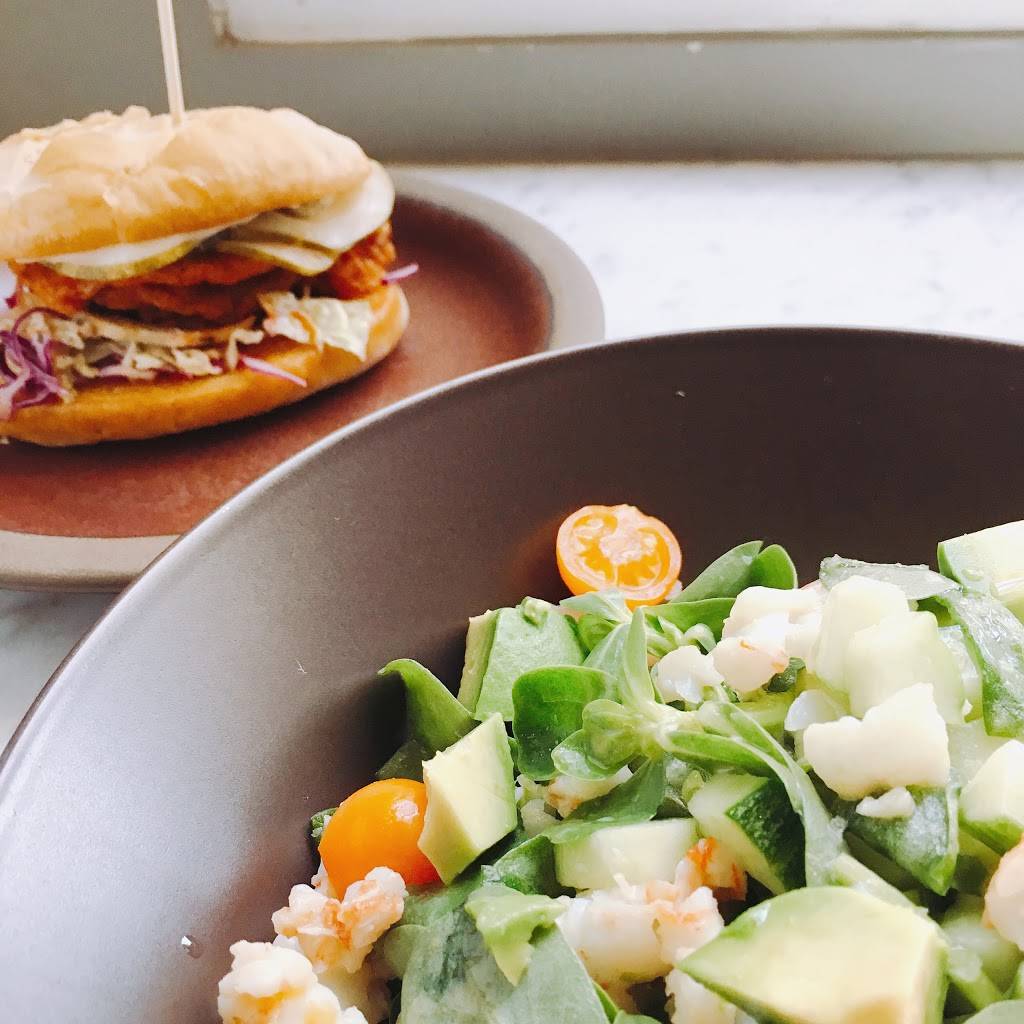 Hard Water | restaurant | Pier 3, The Embarcadero, San Francisco, CA 94111, USA | 4153923021 OR +1 415-392-3021