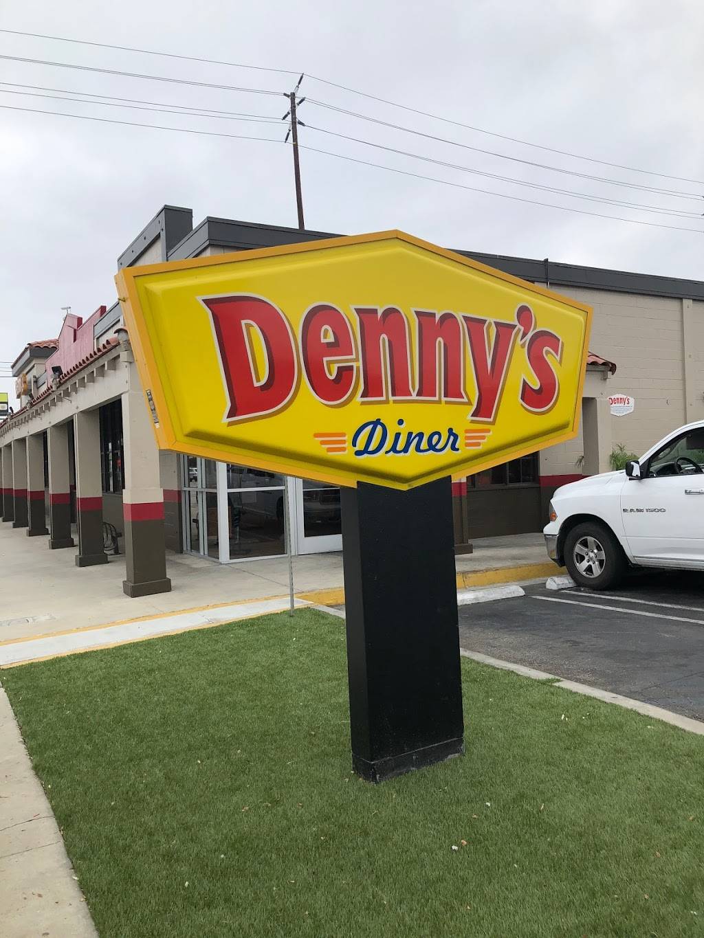 Dennys | restaurant | 14301 S Inglewood Ave, Hawthorne, CA 90250, USA | 3106766097 OR +1 310-676-6097