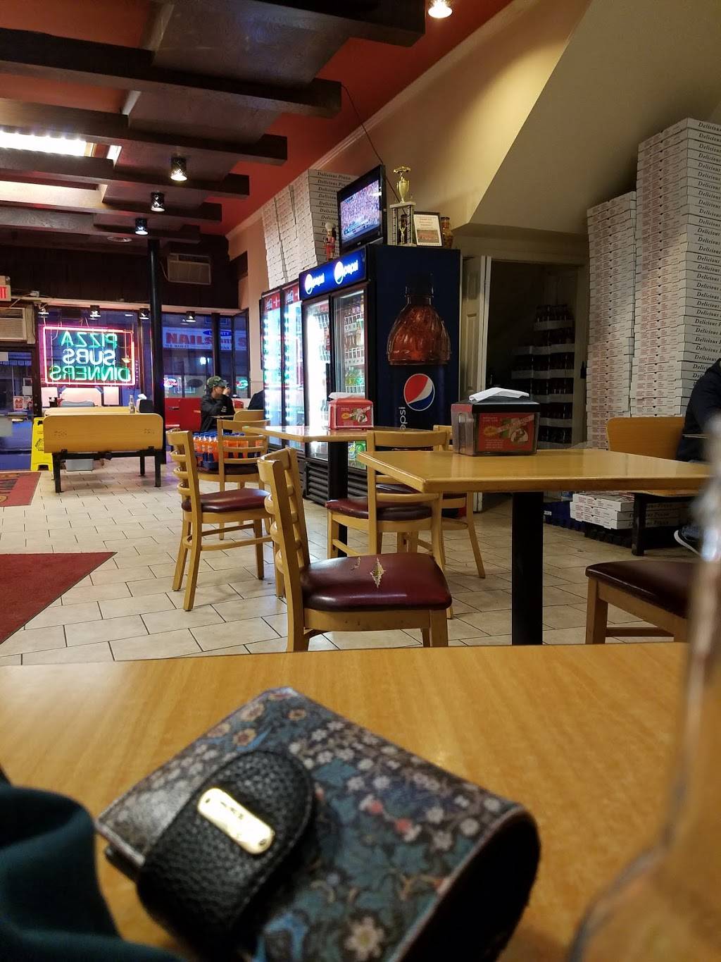 Paesanos Pizzeria | restaurant | 1813, 10 S Main St, Liberty, NY 12754, USA | 8452927510 OR +1 845-292-7510