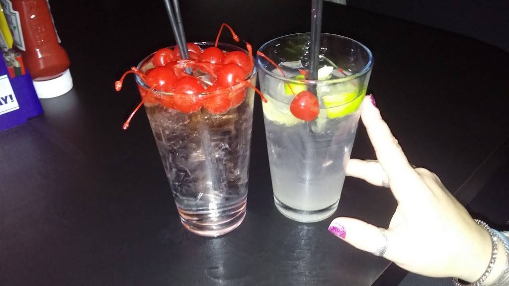 The Spot Bar & Grill | restaurant | 32456 Gratiot Ave, Roseville, MI 48066, USA | 5865418055 OR +1 586-541-8055